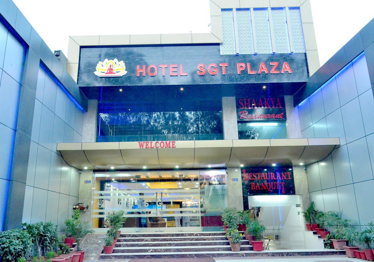 Hotel Sgt Plaza Varanasi Exterior foto